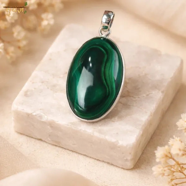 Malachite Guardian Oval Pendant — Natural Deep Green Crystal for Transformation, Heart Chakra Healing, Protection & Abundance